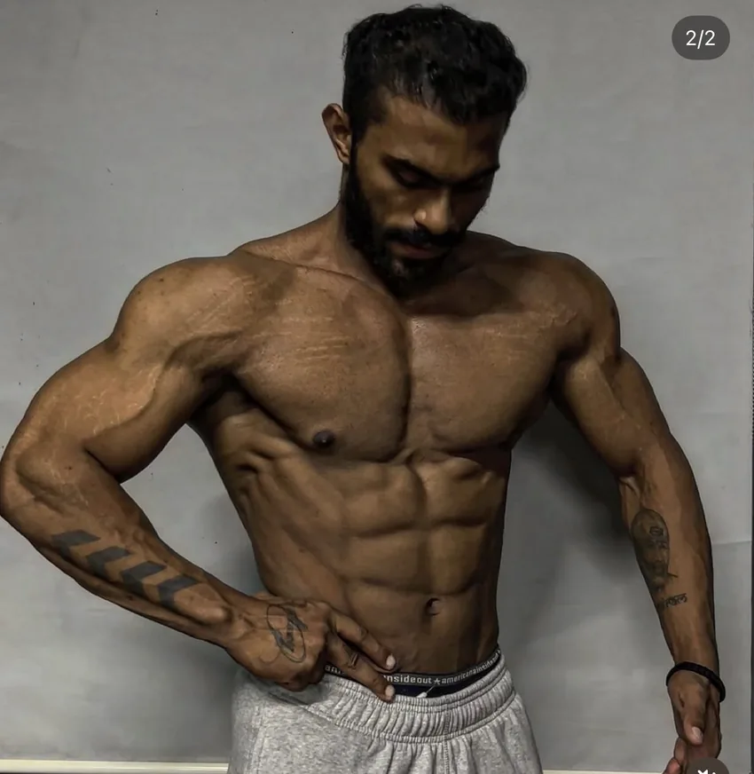 Shekhar Tiwari physique